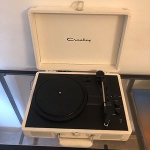 SALE💥 Crosley Record Player w/ Bluetooth